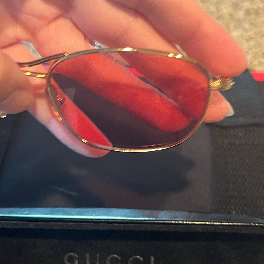 Gucci Aviator Sunglasses W/ Case - Unisex - Picture 4 of 8